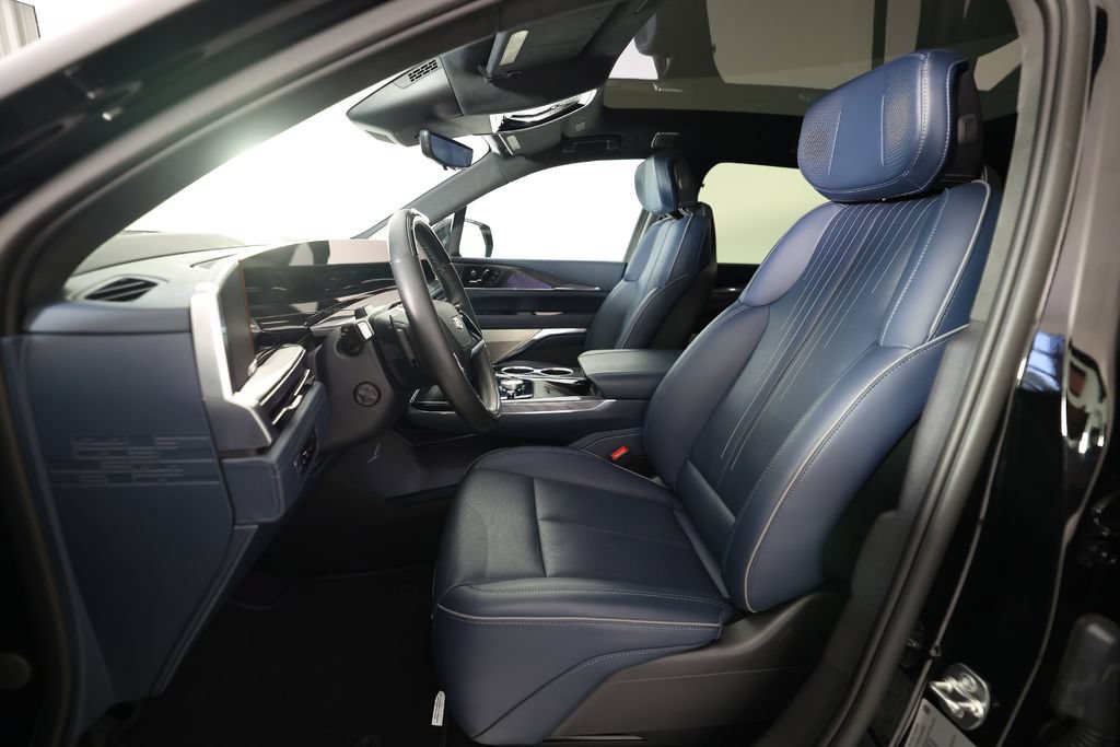 Used 2025 Cadillac Escalade IQ Luxury 2 w/ LPO, Premium Carpet Package AWD/4WD image 16