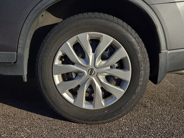 Used 2018 Nissan Rogue S image 31