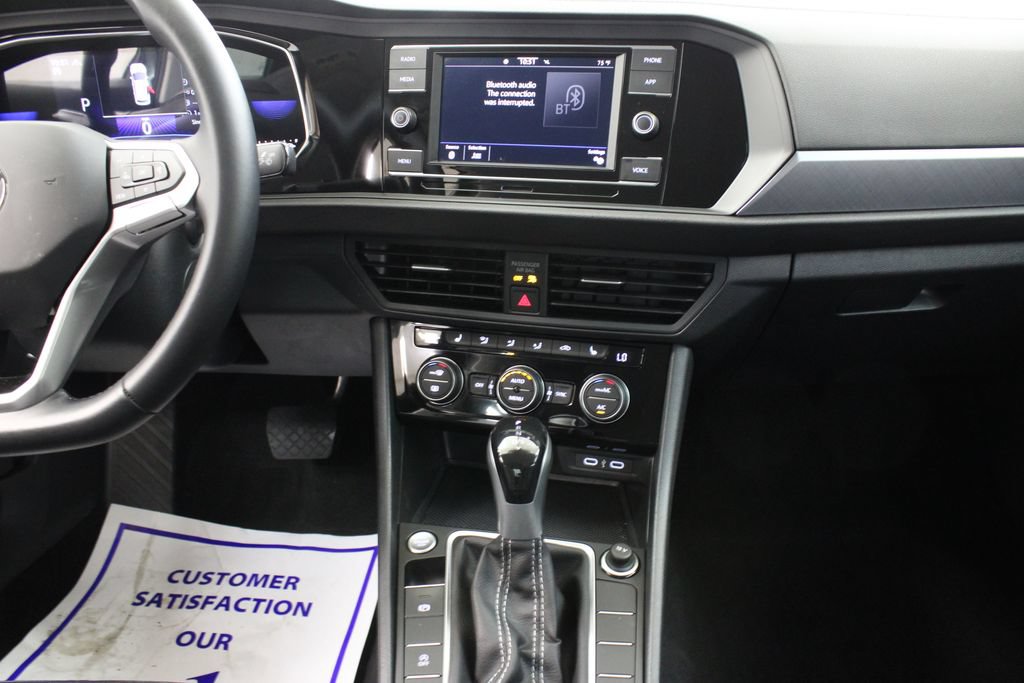 Certified 2023 Volkswagen Jetta SE FWD image 21