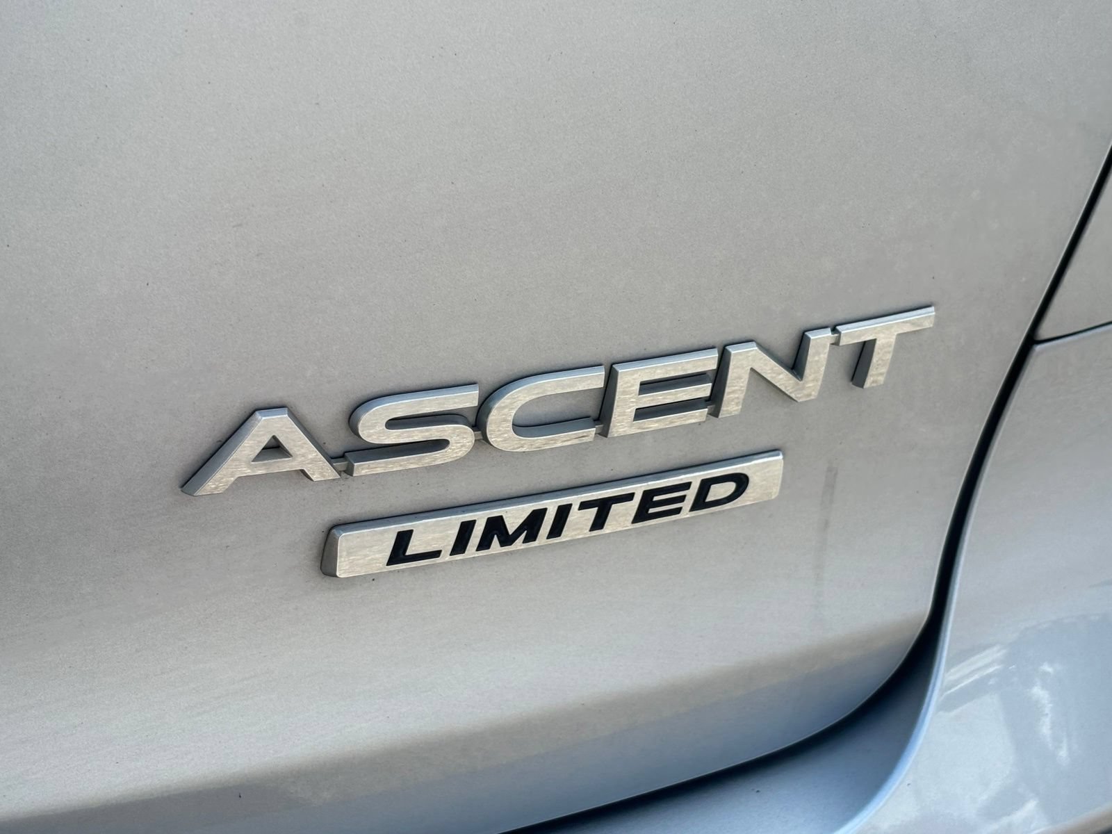 Used 2024 Subaru Ascent Limited AWD/4WD image 5