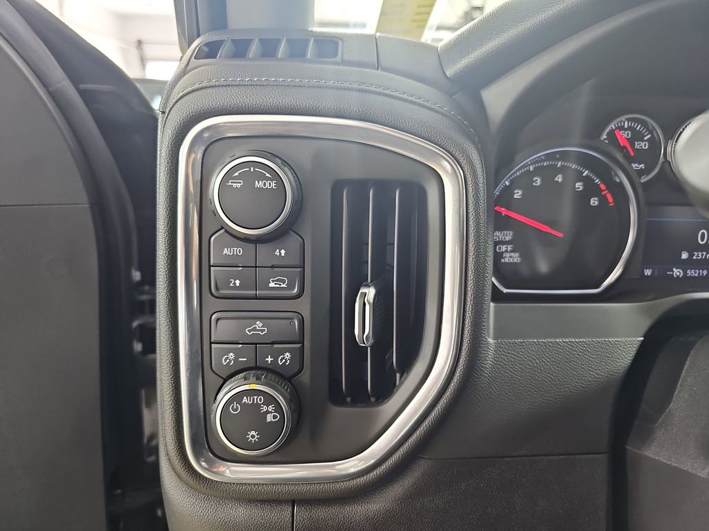 Used 2022 Chevrolet Silverado 1500 LT AWD/4WD image 30