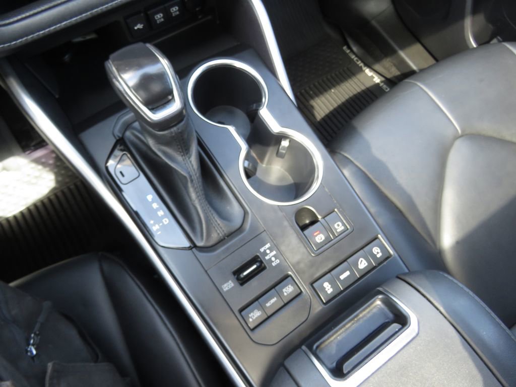 Used 2020 Toyota Highlander XLE AWD/4WD image 26