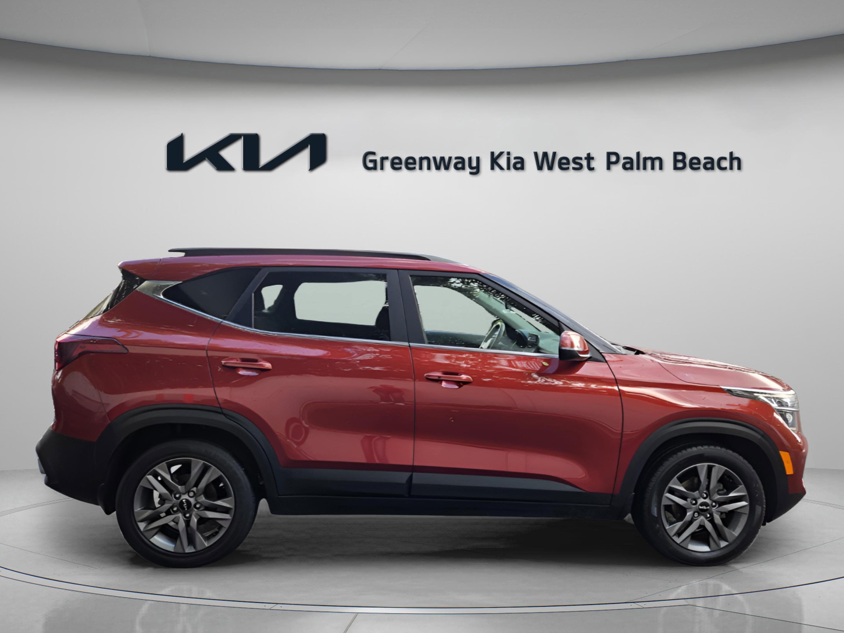 Used 2023 Kia Seltos S w/ Navigation Package image 8