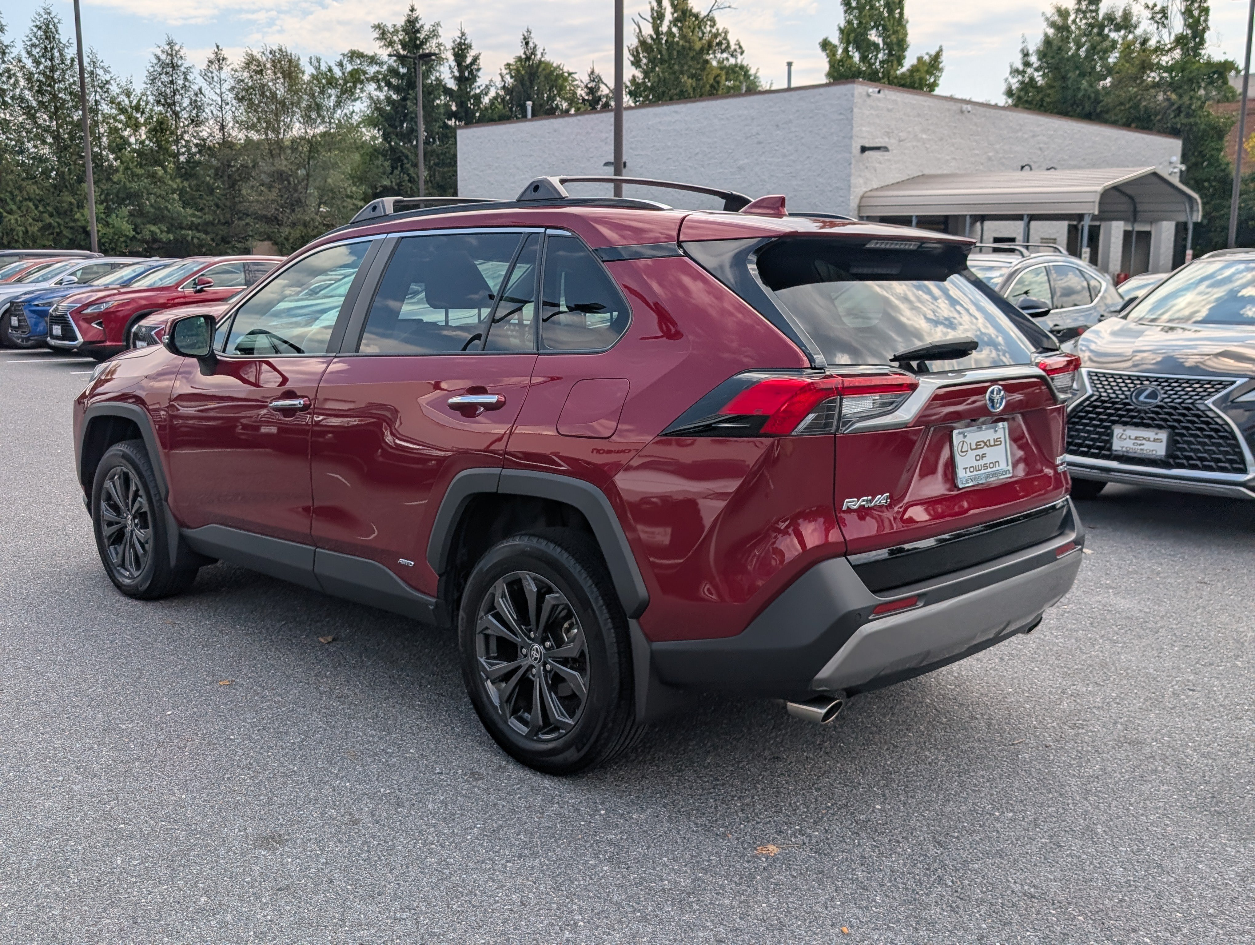 Used 2023 Toyota RAV4 Limited AWD/4WD image 5