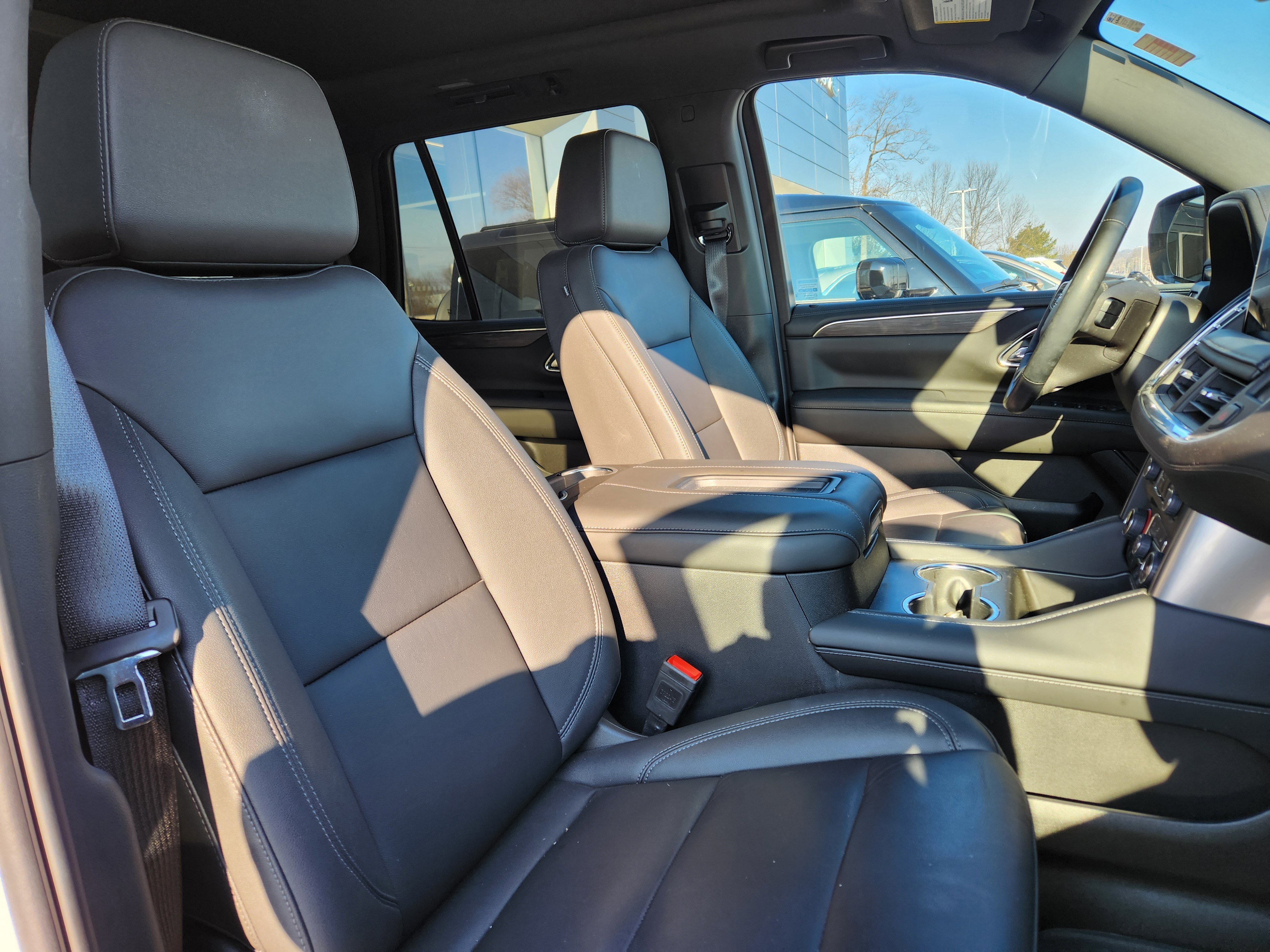 Used 2024 Chevrolet Tahoe Z71 w/ Luxury Package image 15