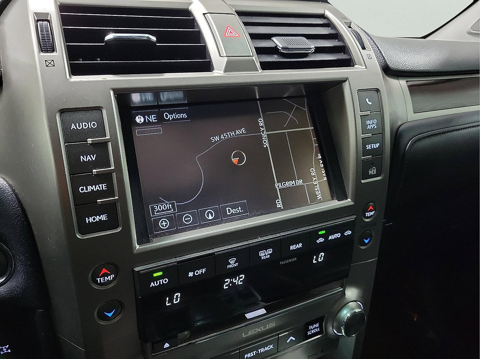 Used 2017 Lexus GX 460 image 16