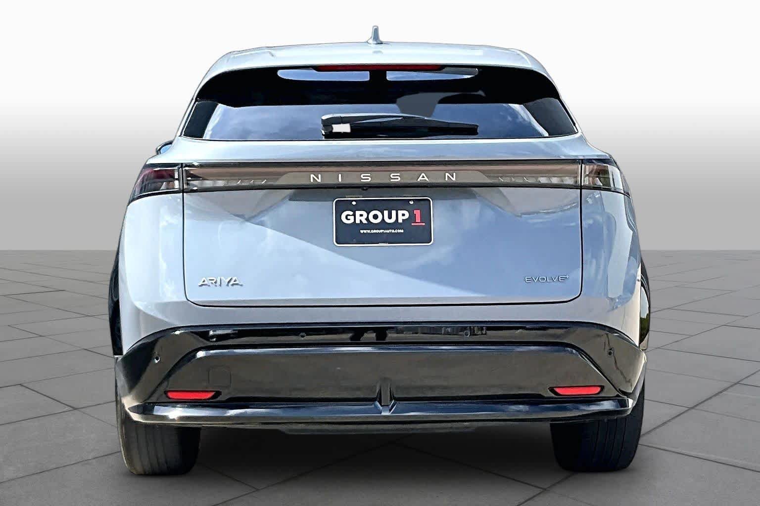 Used 2025 Nissan Ariya FWD image 4