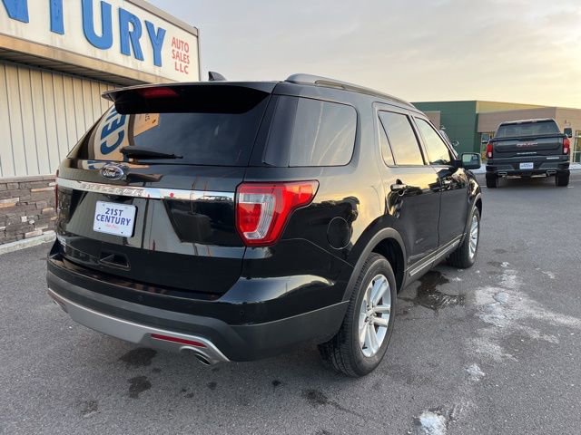 Used 2016 Ford Explorer XLT w/ Equipment Group 202A FWD image 16