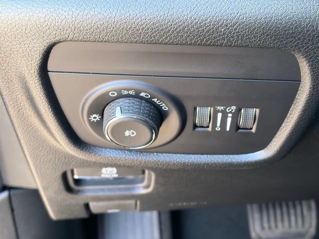 New 2026 Jeep Grand Cherokee Limited w/ Limited Altitude Package AWD/4WD image 27