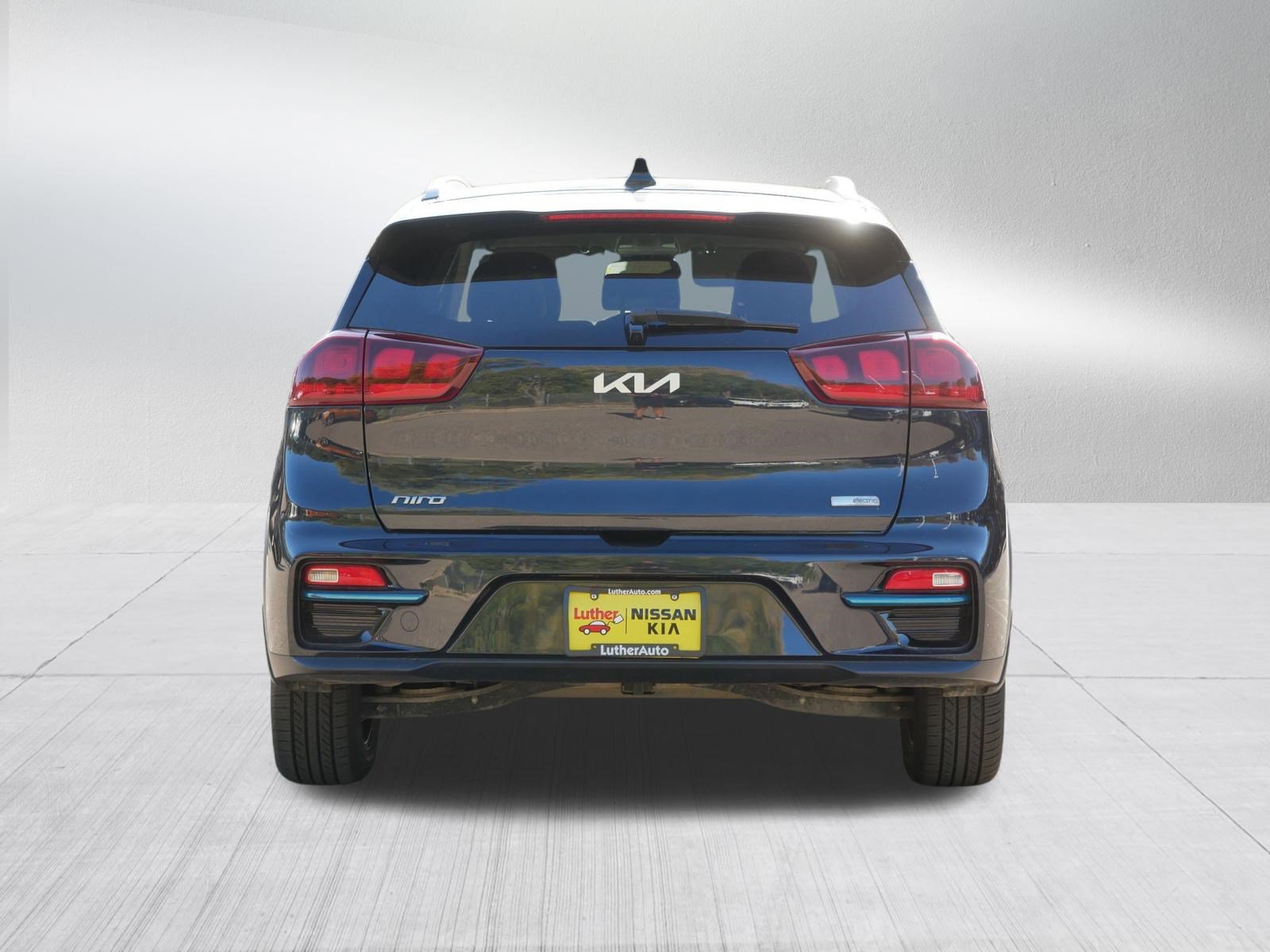 Used 2022 Kia Niro EX w/ Cold Weather Package FWD image 6