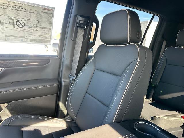 New 2026 GMC Yukon XL Elevation AWD/4WD image 14