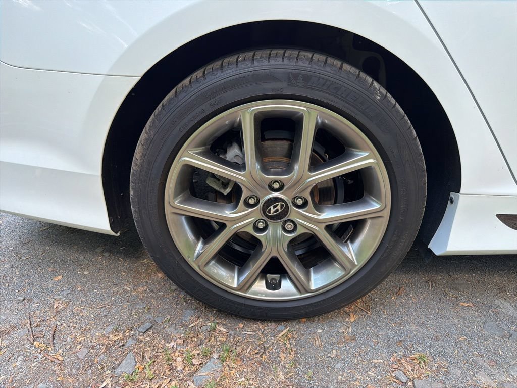 Used 2019 Hyundai Sonata Limited w/ Cargo Package FWD image 7