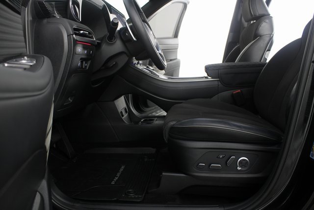 Used 2025 Hyundai Palisade Calligraphy image 21