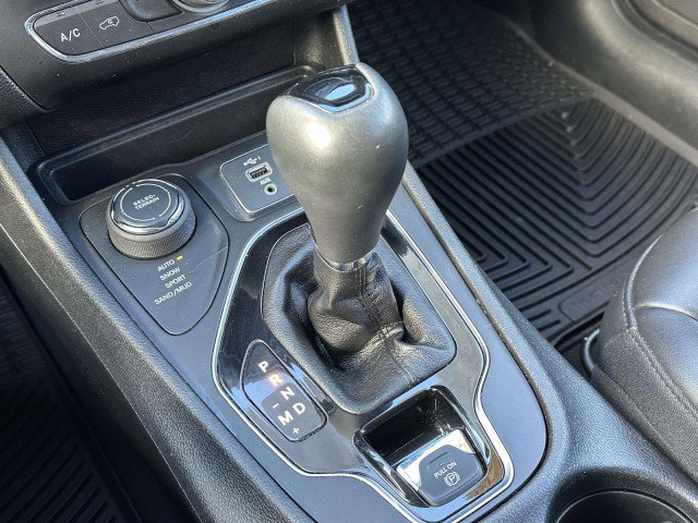 Used 2020 Jeep Cherokee Latitude Plus image 22