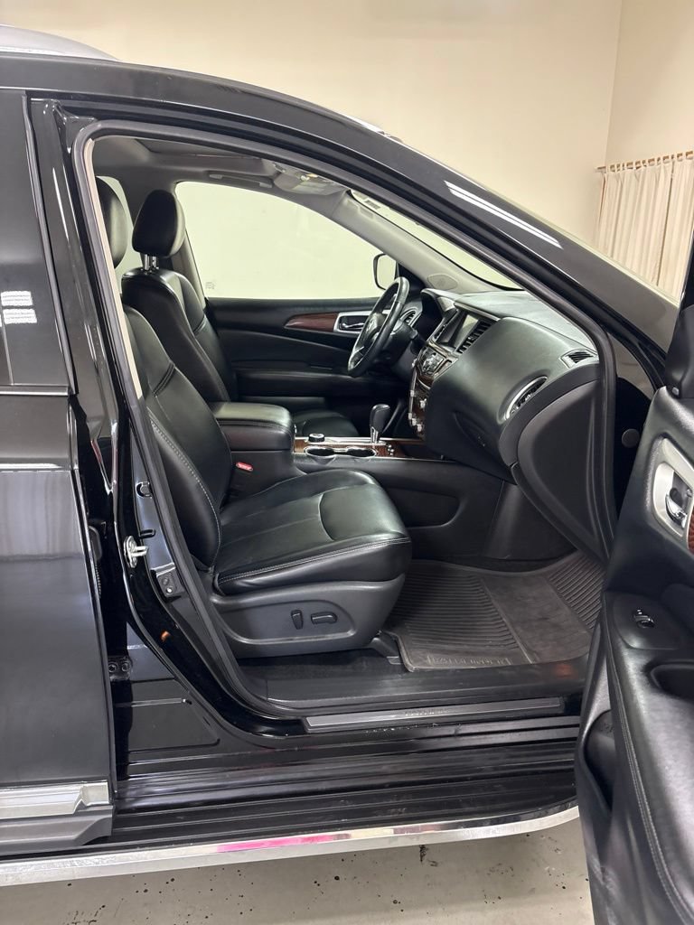 Used 2020 Nissan Pathfinder Platinum AWD/4WD image 26