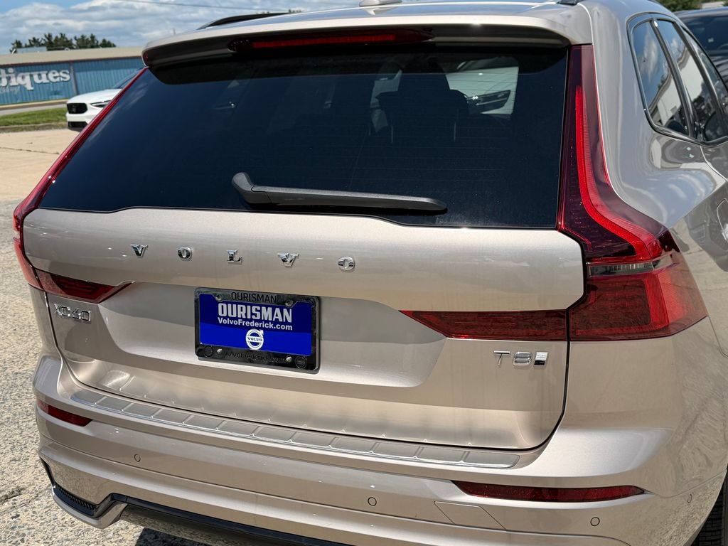 New 2026 Volvo XC60 T8 Plus w/ Protection Package Premier AWD/4WD image 5