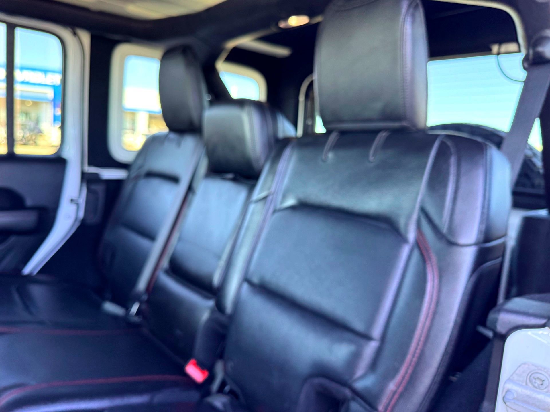 Used 2018 Jeep Wrangler Unlimited Rubicon image 18