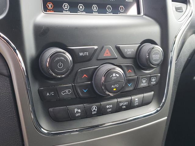 Used 2020 Jeep Grand Cherokee Laredo image 21