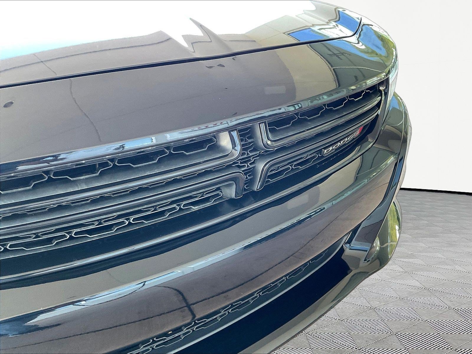 Used 2021 Dodge Charger SXT w/ Blacktop Package RWD image 31