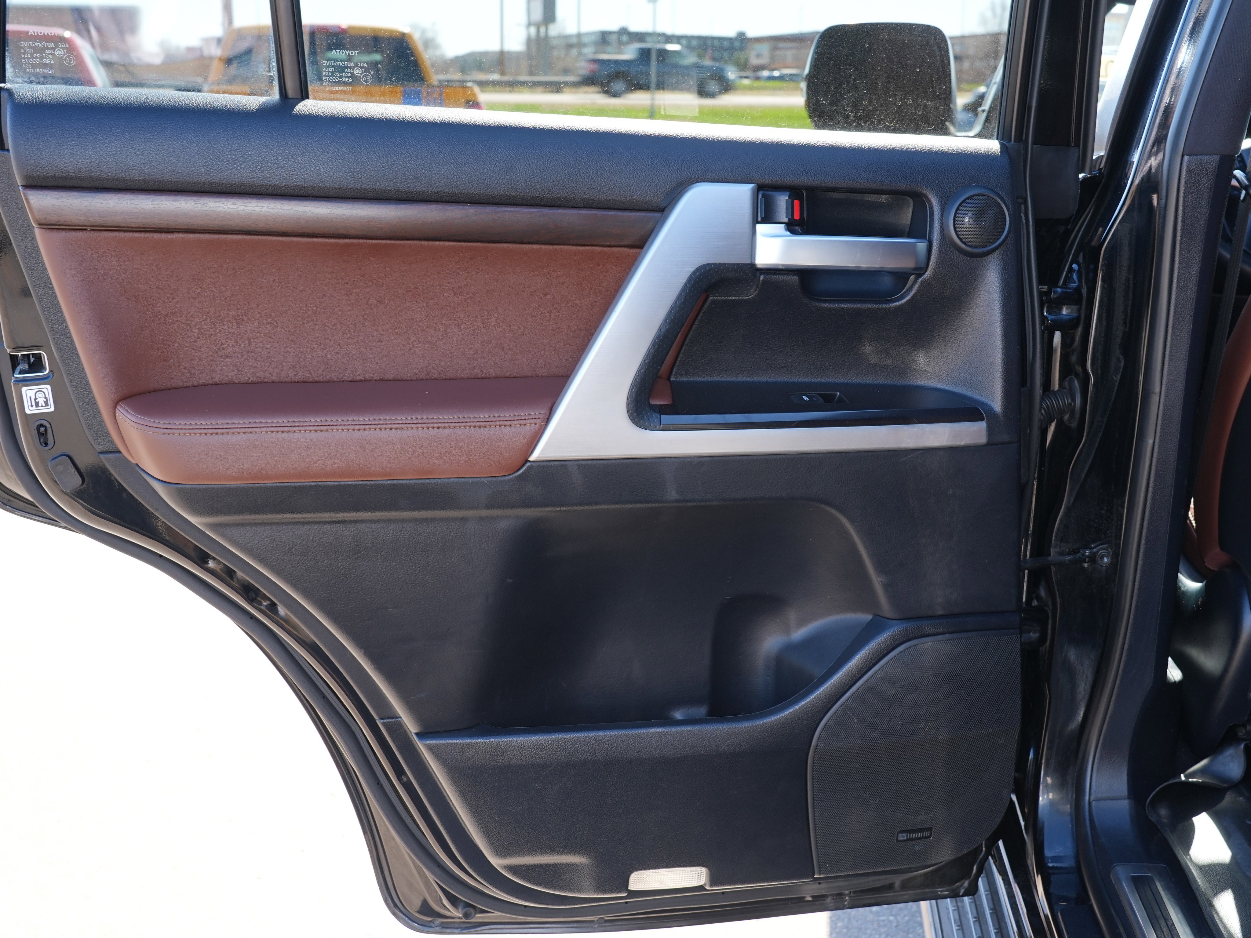 Used 2016 Toyota Land Cruiser AWD/4WD image 19