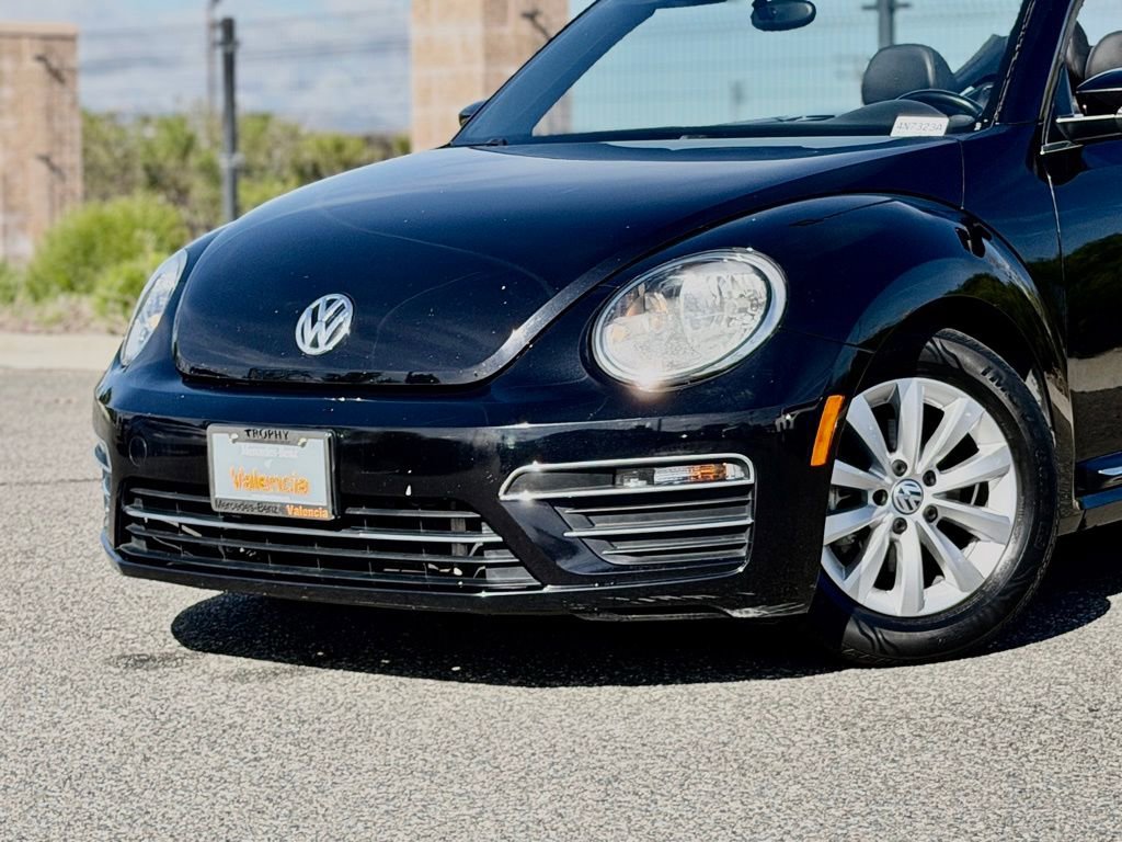 Used 2018 Volkswagen Beetle 2.0T S FWD image 3