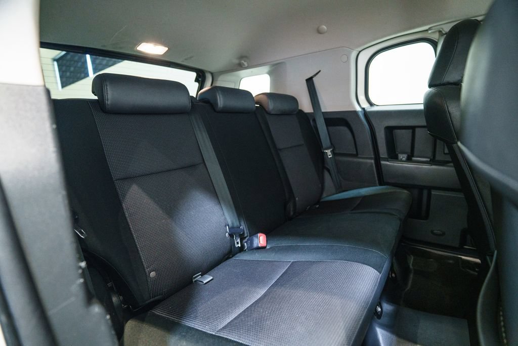 Used 2010 Toyota FJ Cruiser 4WD image 30