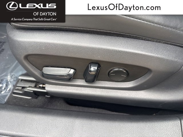 Used 2019 Lexus ES 300h image 16
