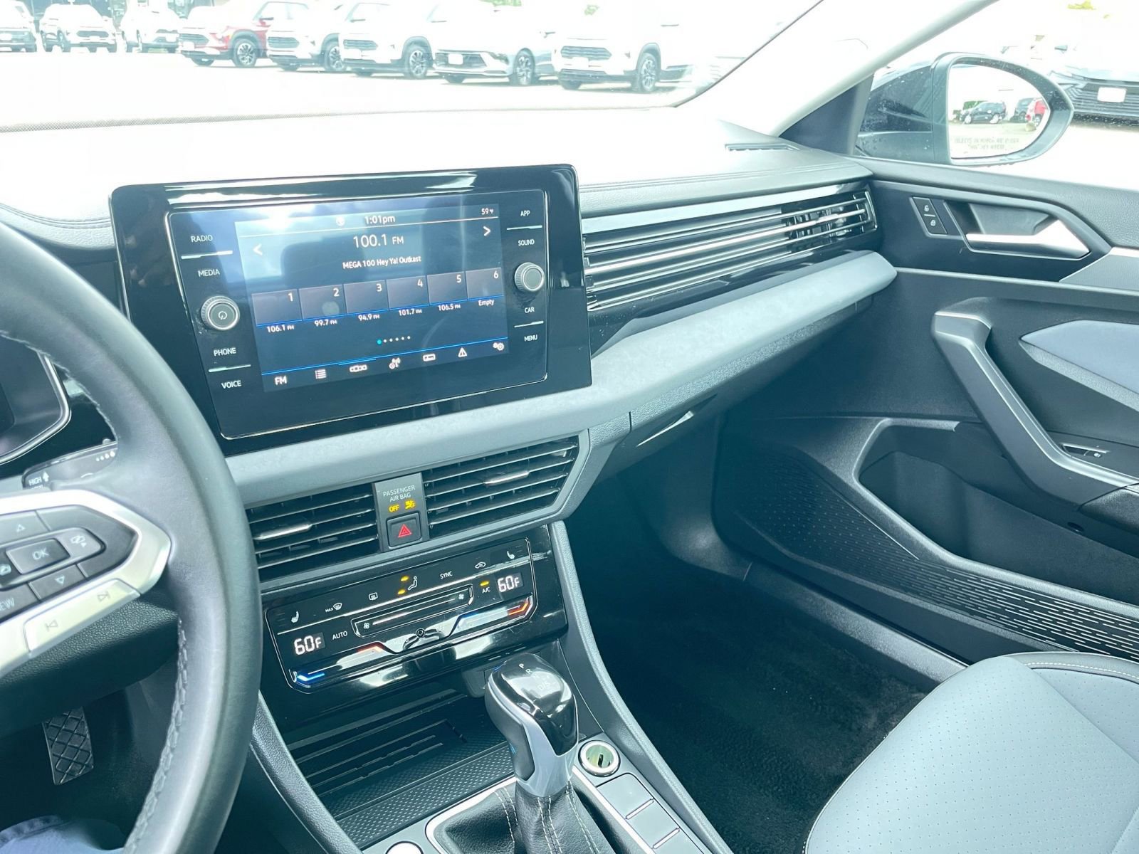 Used 2025 Volkswagen Jetta SE image 35