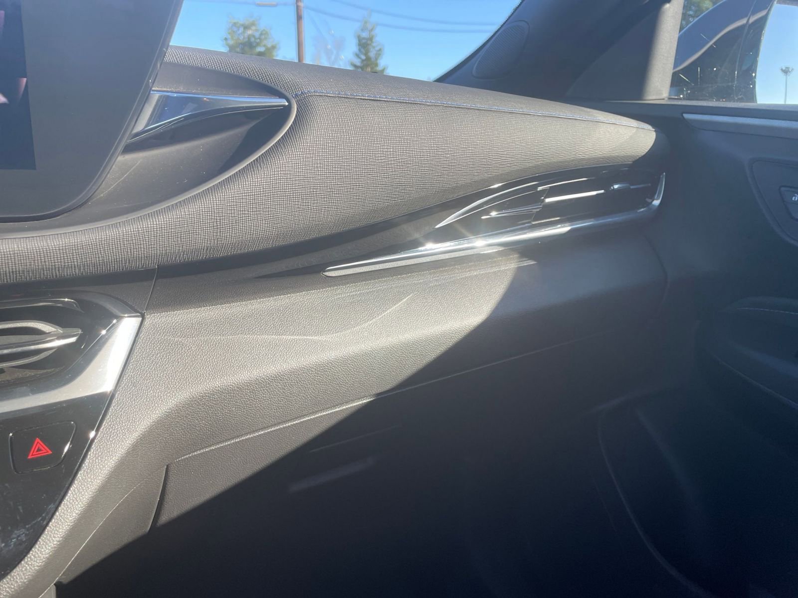 Used 2025 Buick Envista Sport Touring image 30