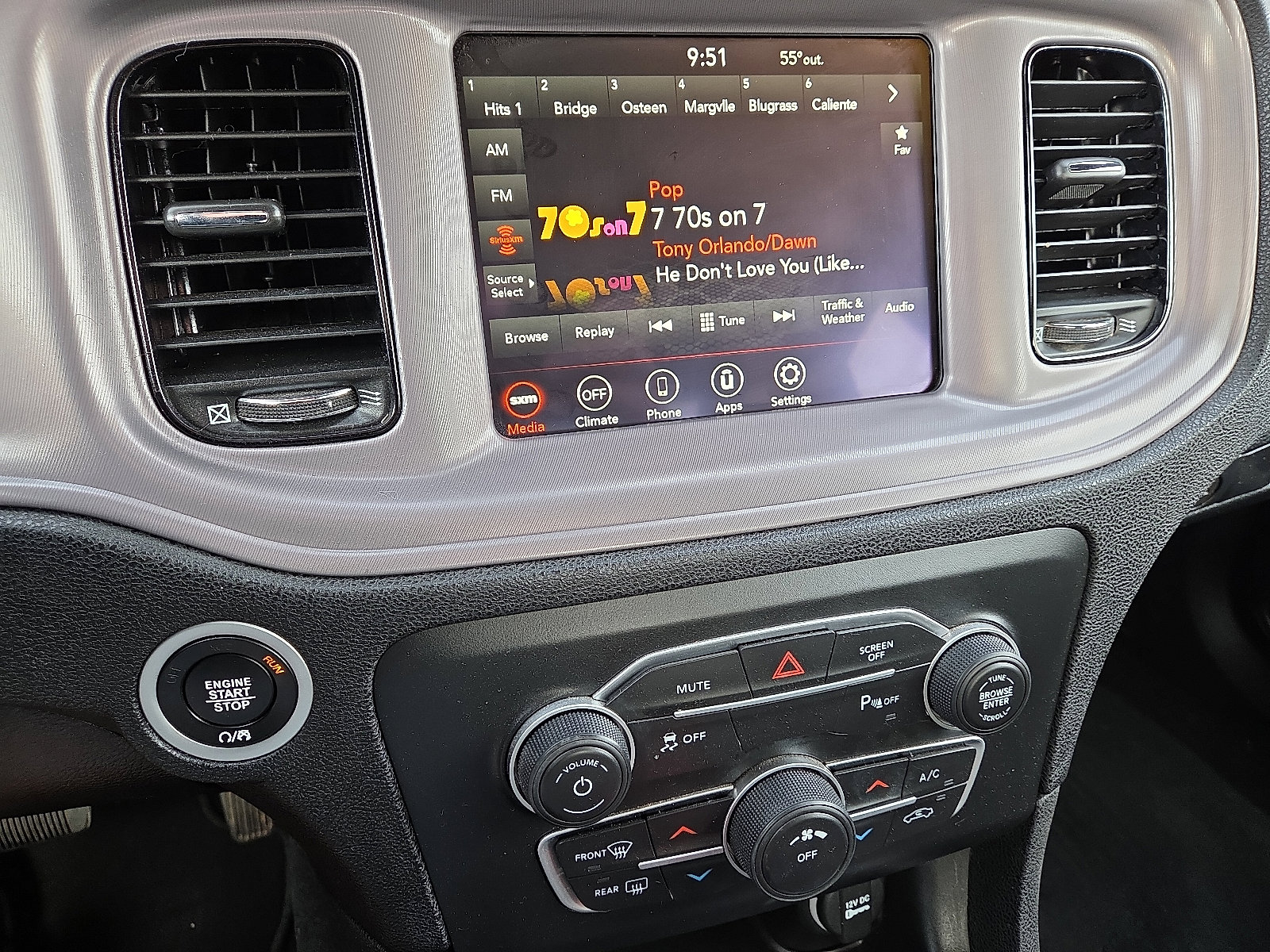 Used 2023 Dodge Charger SXT w/ Blacktop Package RWD image 13