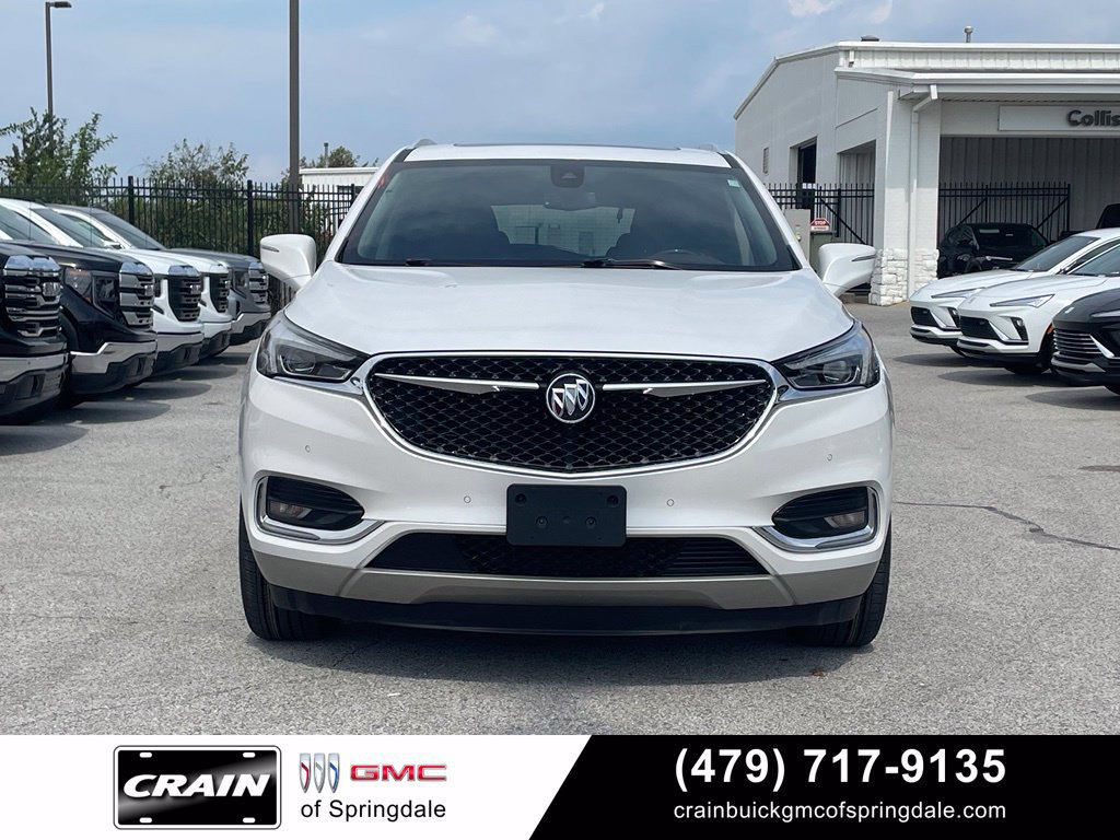 Used 2018 Buick Enclave Avenir w/ Avenir Technology Package FWD image 2