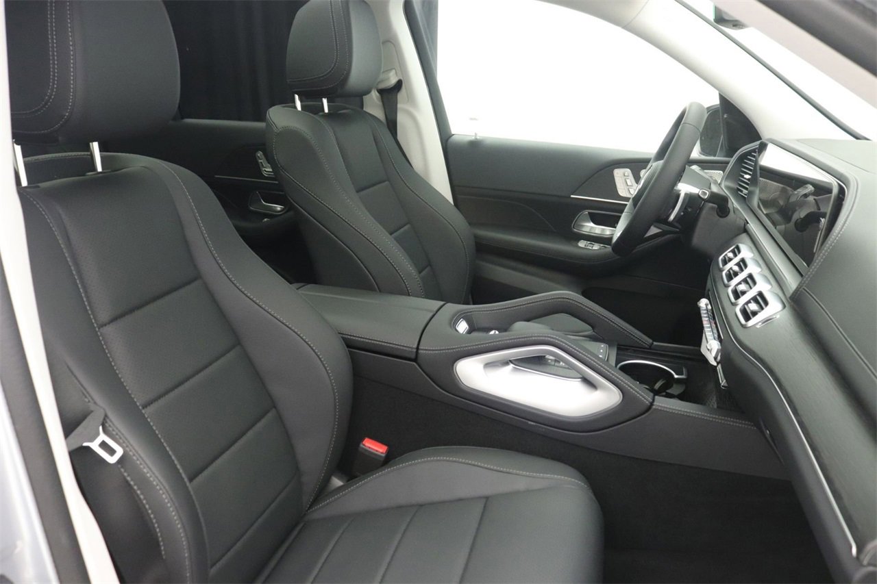 New 2026 Mercedes-Benz GLS 450 4MATIC image 9