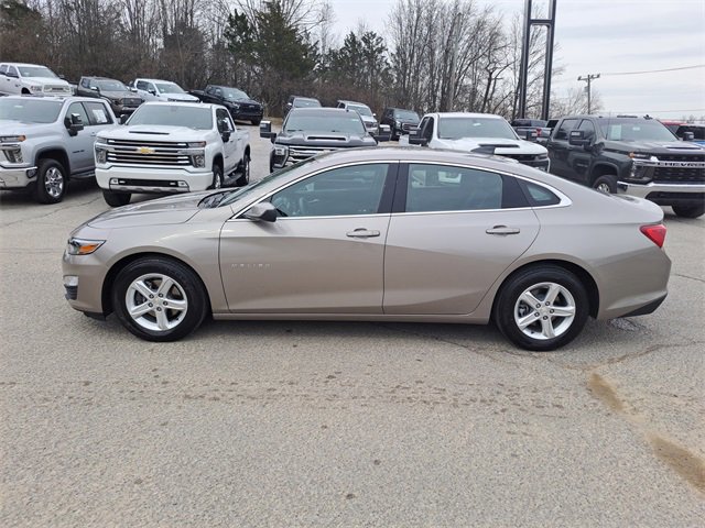Used 2025 Chevrolet Malibu LS image 2