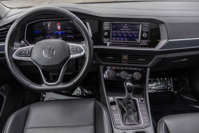 Used 2024 Volkswagen Jetta SE image 23