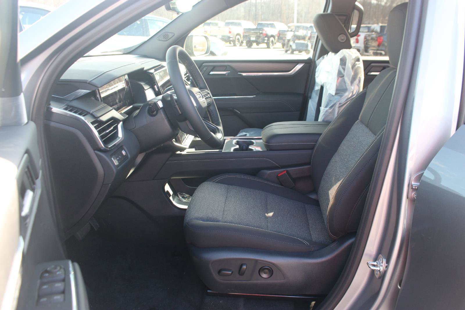 New 2026 GMC Acadia Elevation image 13