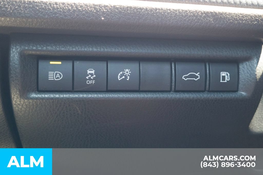 Used 2025 Toyota Camry SE FWD image 34