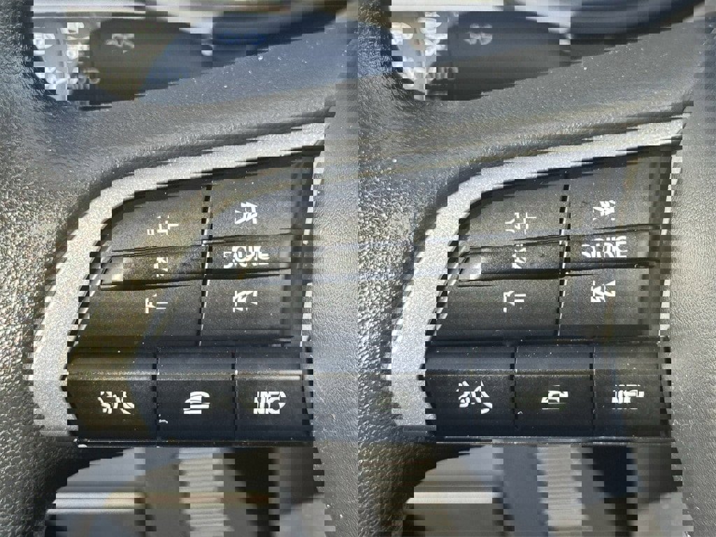 Used 2025 MAZDA MAZDA3 s image 12