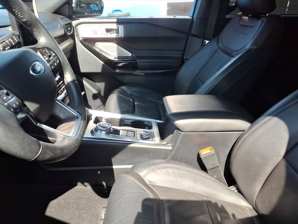 Used 2021 Ford Explorer Platinum w/ Equipment Group 601A AWD/4WD image 5