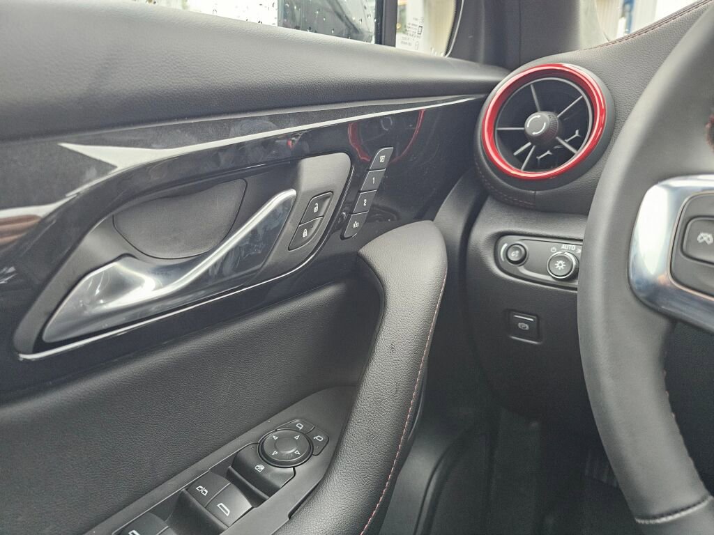 New 2025 Chevrolet Blazer RS w/ Driver Confidence II Package image 32
