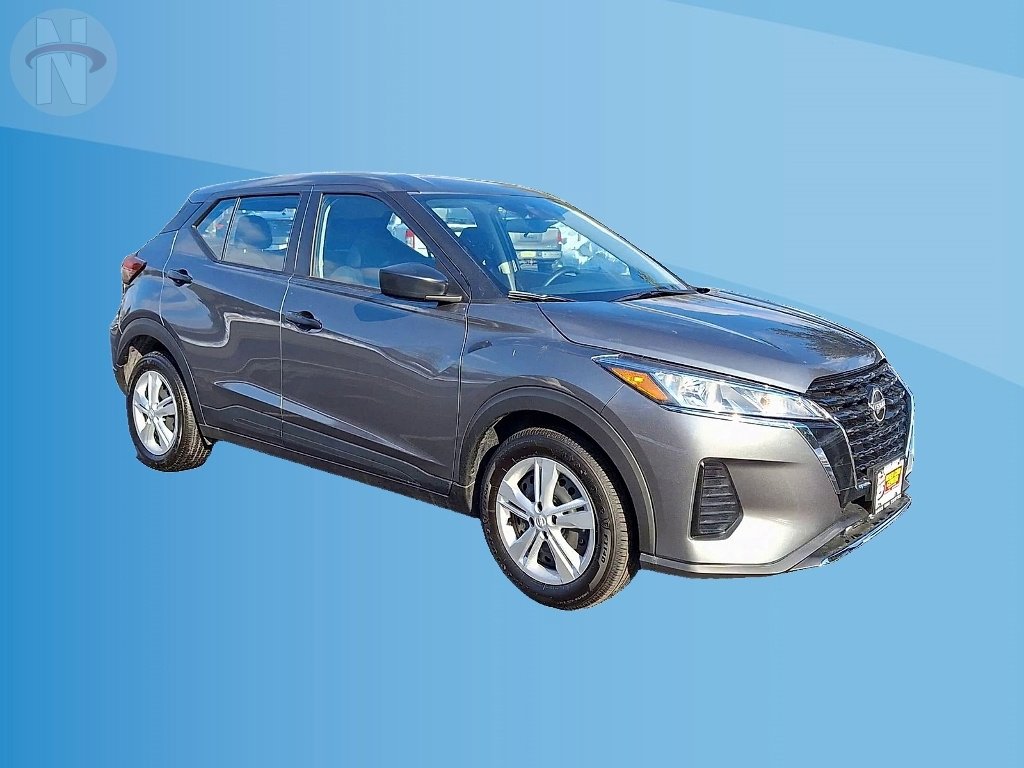 Used 2025 Nissan Kicks Play S image 2