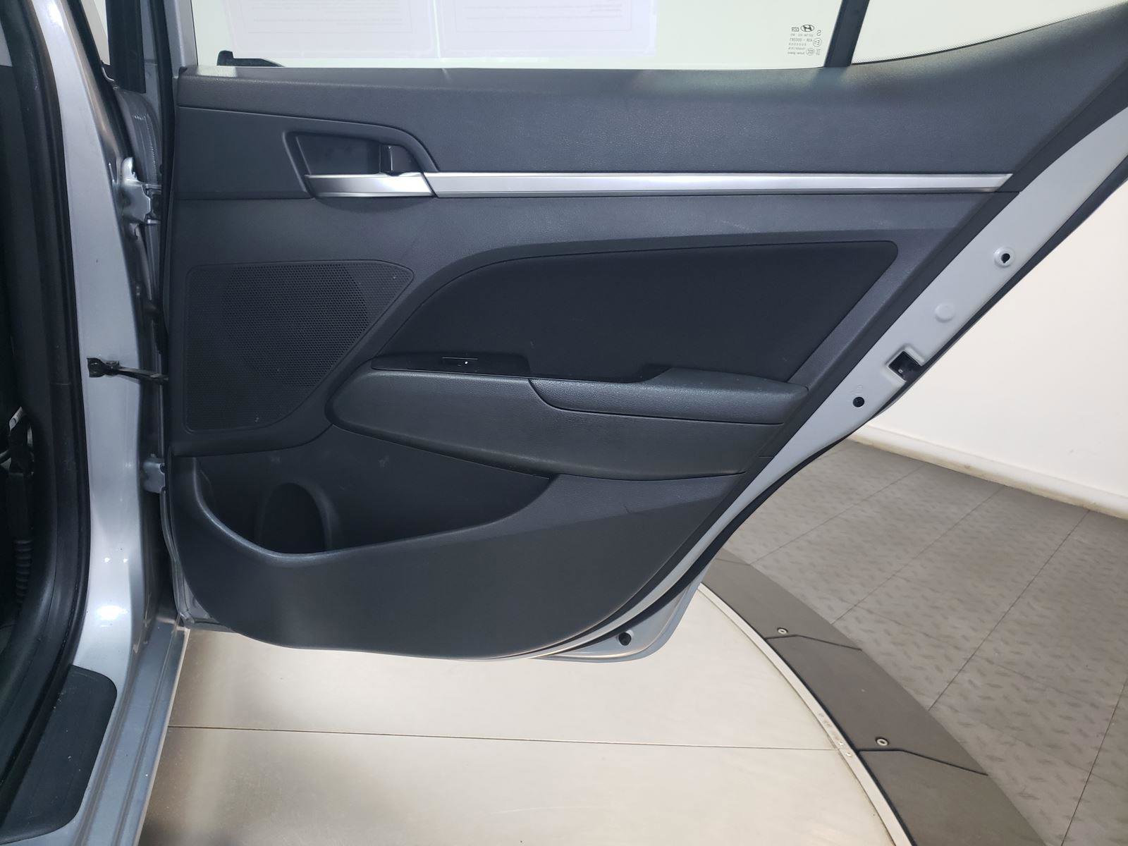 Used 2020 Hyundai Elantra SEL w/ Cargo Package (C1) image 32