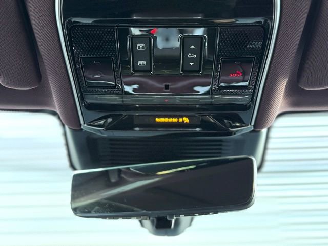 Used 2023 Land Rover Range Rover SE image 28