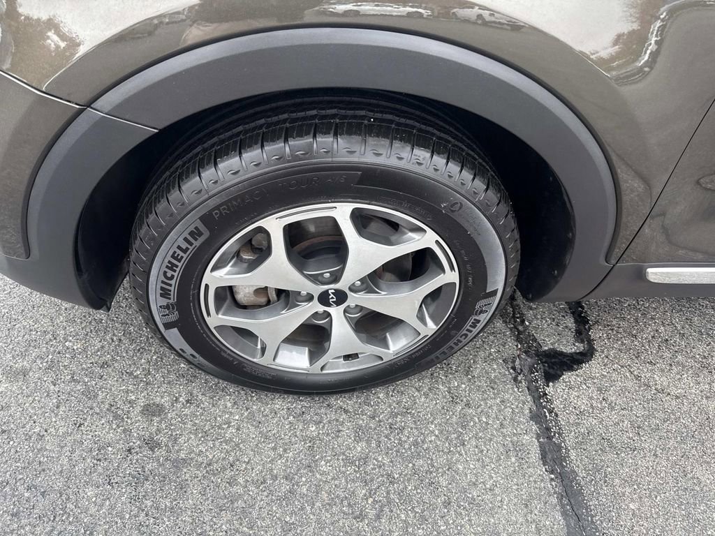 Used 2022 Kia Telluride EX image 11