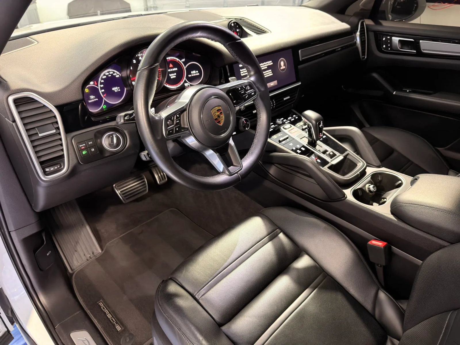 Used 2022 Porsche Cayenne S Platinum AWD/4WD image 14