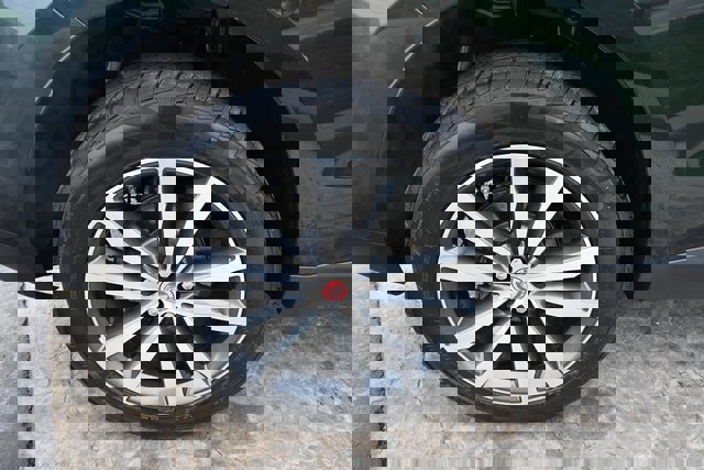 Used 2017 Jaguar F-PACE Prestige image 12