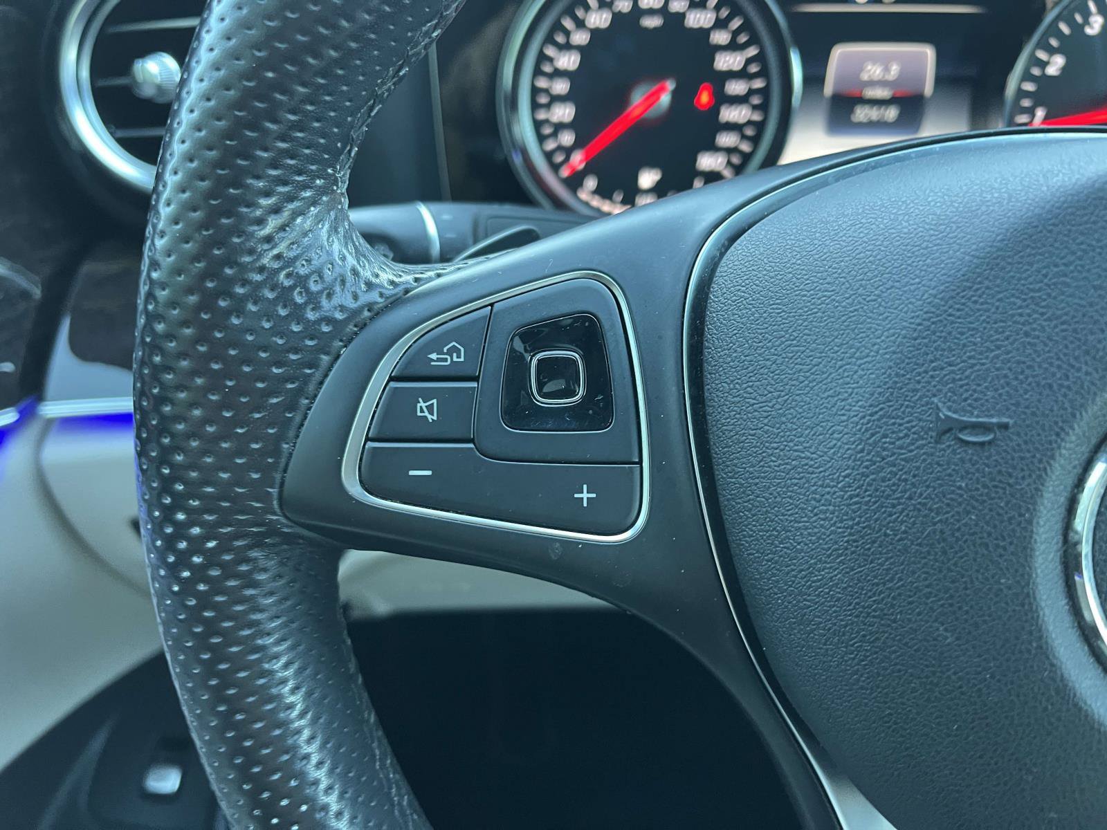 Used 2018 Mercedes-Benz E 300 image 22