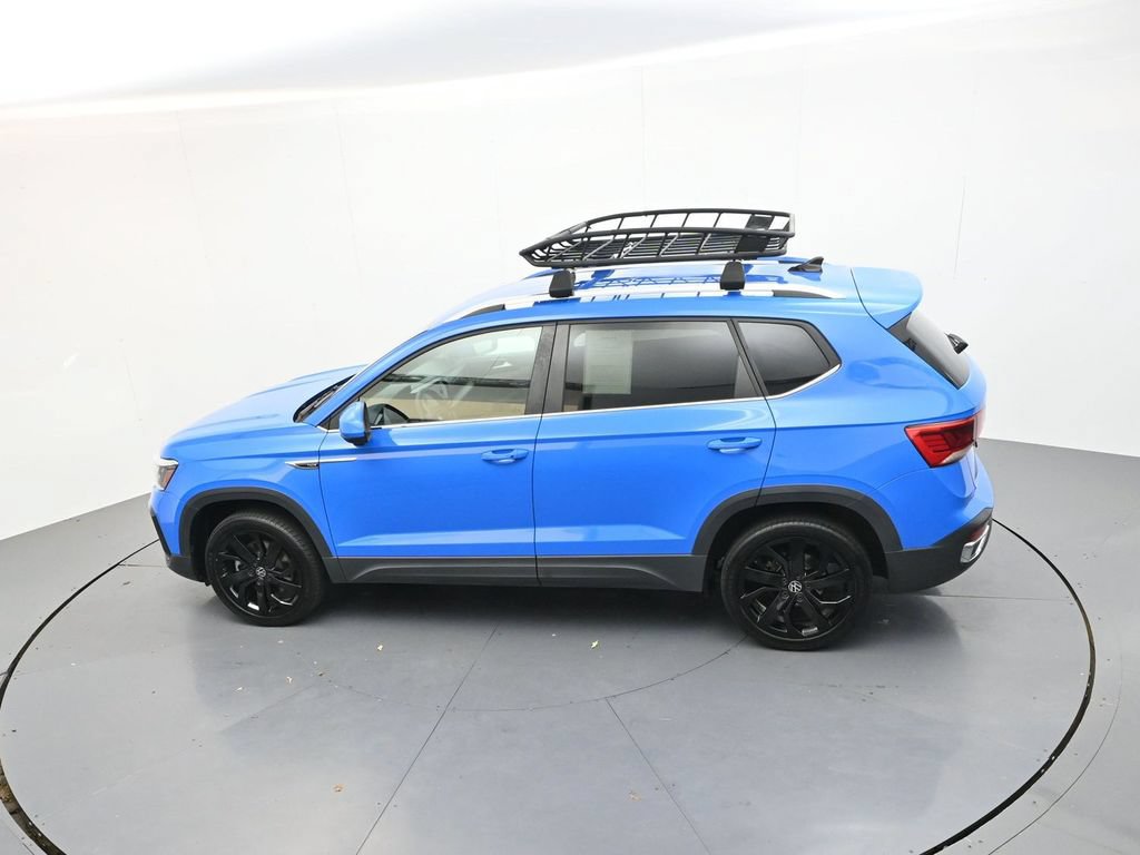 Used 2023 Volkswagen Taos SE w/ Black Wheel Package FWD image 19