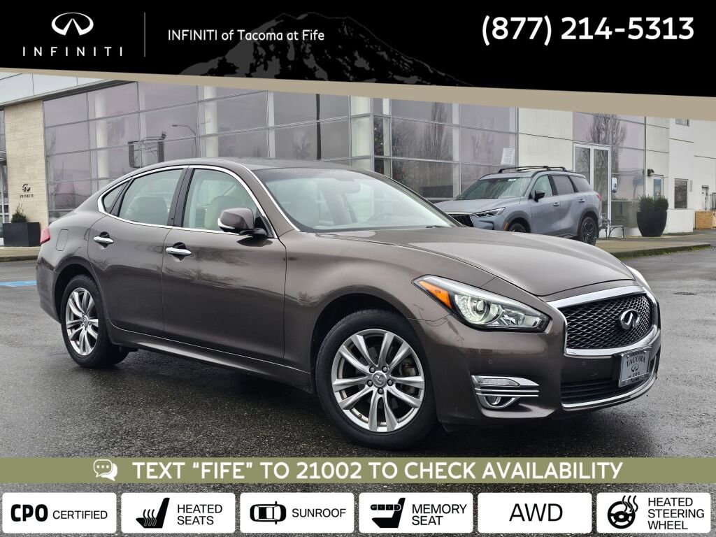 Used 2018 INFINITI Q70 Luxe image 1