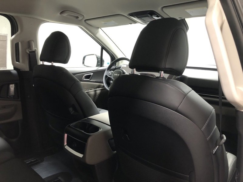 New 2026 Kia Carnival EX image 13