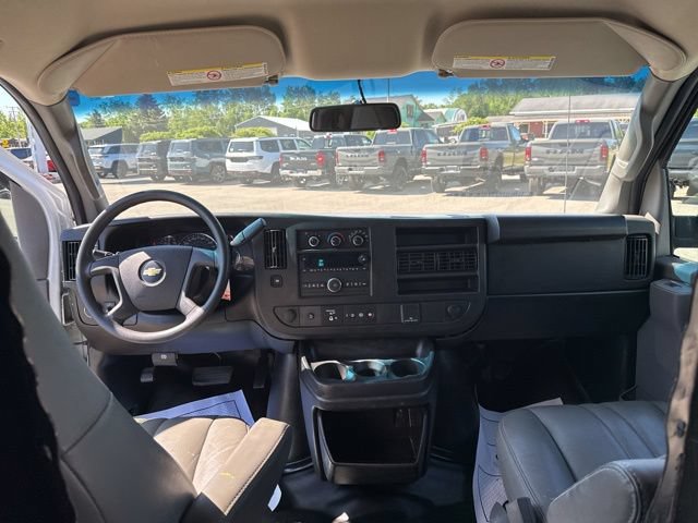 Used 2018 Chevrolet Express 2500 RWD image 17